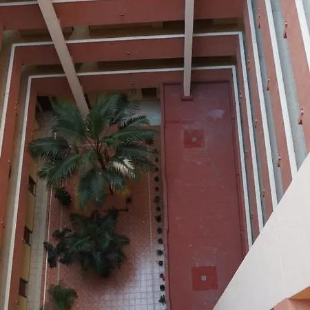 Appartamento First Line, To The Beach, 1 Bed , Sleeps