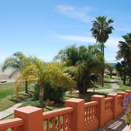 Appartamento First Line, To The Beach, 1 Bed , Sleeps