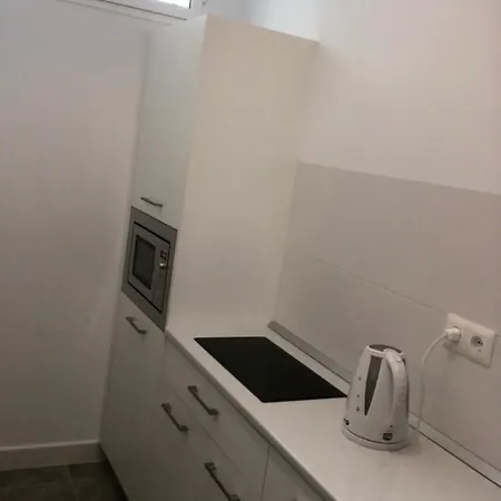 First Line, To The Beach, 1 Bed , Sleeps Appartamento
