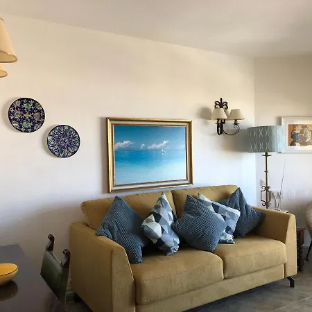First Line, To The Beach, 1 Bed , Sleeps Appartamento